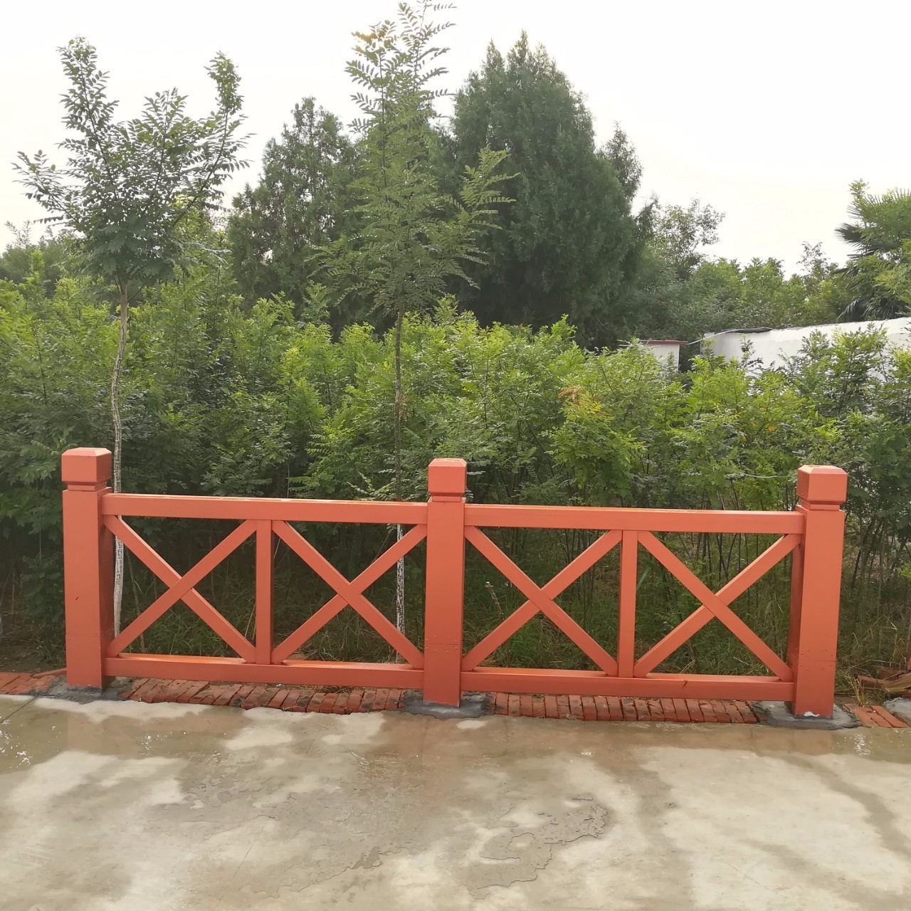 福建玻璃鋼仿木護(hù)欄款式3