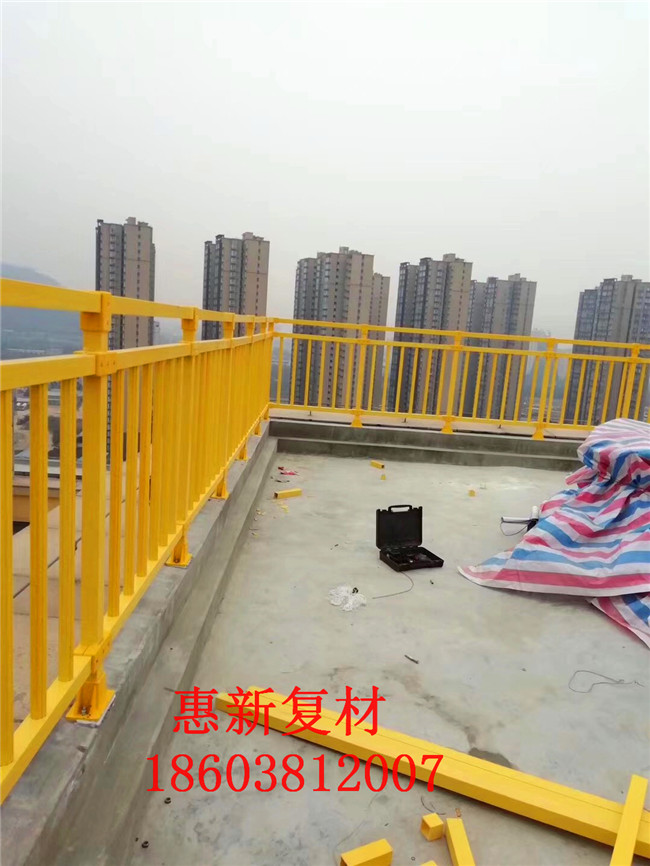 保定玻璃鋼護欄安裝現(xiàn)場